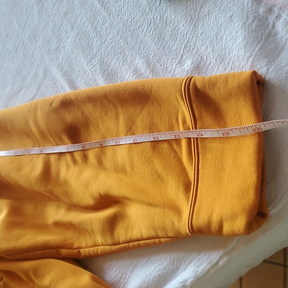 Under Armor Embroidered Graphic Long Sleeve Orange Sz. XL Hoodie - Picture 12 of 12